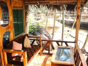 Lagoon Cottage - Balcony and View